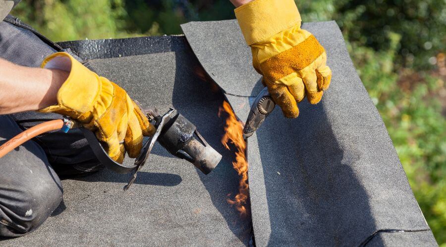 Professional gutter cleaning in Chester, NE
